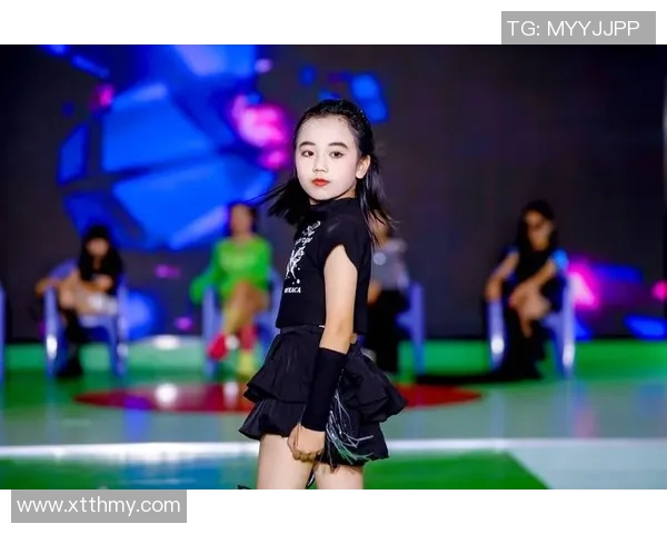 狗年春晚足球球星齐聚绿茵闪耀舞台共谱激情中国梦 狗年春晚足球球星齐聚绿茵闪耀舞台共谱激情中国梦